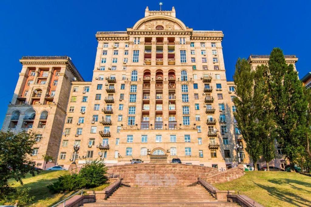 Апартаменти 3-Кімнатні, Метро Хрещатик Kiev Eksteriør billede